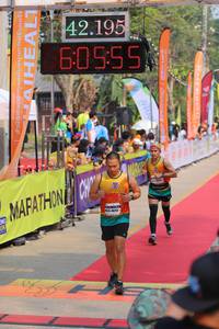 BIB: 42195, 60555, 40757
                            <button type="button" onclick="openModal(9333562)" class="btn btn-primary btn-sm float-right btn-popup" data-toggle="modal" data-target=".modal-high-quality">
                        <i class="fas fa-shopping-cart"></i> Add to Cart
                    </button>
                                            <button type="button" onclick="isThisMe(9333562, true)" class="btn btn-success btn-sm float-right btn-popup btn-isme hidden" data-toggle="tooltip" data-placement="bottom" title="นี่คือรูปของคุณใช่ไหม คลิกที่นี่เพื่อเอาเข้าอัลบั้ม">
                        <i class="fas fa-plus"></i> Add to album
                    </button>
                    <button type="button" onclick="isThisMe(9333562, false)" class="btn btn-warning btn-sm float-right btn-popup btn-isnotme hidden">
                        <i class="fas fa-ban"></i> Remove from album
                    </button>
