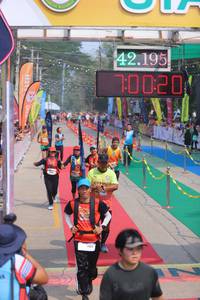 BIB: 42195, 70020
                            <button type="button" onclick="openModal(9514436)" class="btn btn-primary btn-sm float-right btn-popup" data-toggle="modal" data-target=".modal-high-quality">
                        <i class="fas fa-shopping-cart"></i> Add to Cart
                    </button>
                                            <button type="button" onclick="isThisMe(9514436, true)" class="btn btn-success btn-sm float-right btn-popup btn-isme hidden" data-toggle="tooltip" data-placement="bottom" title="นี่คือรูปของคุณใช่ไหม คลิกที่นี่เพื่อเอาเข้าอัลบั้ม">
                        <i class="fas fa-plus"></i> Add to album
                    </button>
                    <button type="button" onclick="isThisMe(9514436, false)" class="btn btn-warning btn-sm float-right btn-popup btn-isnotme hidden">
                        <i class="fas fa-ban"></i> Remove from album
                    </button>