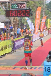 BIB: 42195, 60222, 42270
                            <button type="button" onclick="openModal(9323921)" class="btn btn-primary btn-sm float-right btn-popup" data-toggle="modal" data-target=".modal-high-quality">
                        <i class="fas fa-shopping-cart"></i> Add to Cart
                    </button>
                                            <button type="button" onclick="isThisMe(9323921, true)" class="btn btn-success btn-sm float-right btn-popup btn-isme hidden" data-toggle="tooltip" data-placement="bottom" title="นี่คือรูปของคุณใช่ไหม คลิกที่นี่เพื่อเอาเข้าอัลบั้ม">
                        <i class="fas fa-plus"></i> Add to album
                    </button>
                    <button type="button" onclick="isThisMe(9323921, false)" class="btn btn-warning btn-sm float-right btn-popup btn-isnotme hidden">
                        <i class="fas fa-ban"></i> Remove from album
                    </button>