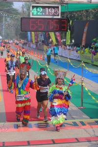 BIB: 42195, 65053, 5461
                            <button type="button" onclick="openModal(9513947)" class="btn btn-primary btn-sm float-right btn-popup" data-toggle="modal" data-target=".modal-high-quality">
                        <i class="fas fa-shopping-cart"></i> Add to Cart
                    </button>
                                            <button type="button" onclick="isThisMe(9513947, true)" class="btn btn-success btn-sm float-right btn-popup btn-isme hidden" data-toggle="tooltip" data-placement="bottom" title="นี่คือรูปของคุณใช่ไหม คลิกที่นี่เพื่อเอาเข้าอัลบั้ม">
                        <i class="fas fa-plus"></i> Add to album
                    </button>
                    <button type="button" onclick="isThisMe(9513947, false)" class="btn btn-warning btn-sm float-right btn-popup btn-isnotme hidden">
                        <i class="fas fa-ban"></i> Remove from album
                    </button>