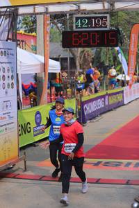 BIB: 42195, 62015, 069, 4052
                            <button type="button" onclick="openModal(9428516)" class="btn btn-primary btn-sm float-right btn-popup" data-toggle="modal" data-target=".modal-high-quality">
                        <i class="fas fa-shopping-cart"></i> Add to Cart
                    </button>
                                            <button type="button" onclick="isThisMe(9428516, true)" class="btn btn-success btn-sm float-right btn-popup btn-isme hidden" data-toggle="tooltip" data-placement="bottom" title="นี่คือรูปของคุณใช่ไหม คลิกที่นี่เพื่อเอาเข้าอัลบั้ม">
                        <i class="fas fa-plus"></i> Add to album
                    </button>
                    <button type="button" onclick="isThisMe(9428516, false)" class="btn btn-warning btn-sm float-right btn-popup btn-isnotme hidden">
                        <i class="fas fa-ban"></i> Remove from album
                    </button>