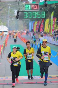 BIB: 33958, 26227, 21352, 2010
                            <button type="button" onclick="openModal(8215409)" class="btn btn-primary btn-sm float-right btn-popup" data-toggle="modal" data-target=".modal-high-quality">
                        <i class="fas fa-shopping-cart"></i> Add to Cart
                    </button>
                                            <button type="button" onclick="isThisMe(8215409, true)" class="btn btn-success btn-sm float-right btn-popup btn-isme hidden" data-toggle="tooltip" data-placement="bottom" title="นี่คือรูปของคุณใช่ไหม คลิกที่นี่เพื่อเอาเข้าอัลบั้ม">
                        <i class="fas fa-plus"></i> Add to album
                    </button>
                    <button type="button" onclick="isThisMe(8215409, false)" class="btn btn-warning btn-sm float-right btn-popup btn-isnotme hidden">
                        <i class="fas fa-ban"></i> Remove from album
                    </button>
