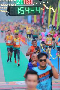 BIB: 5444
                            <button type="button" onclick="openModal(8906659)" class="btn btn-primary btn-sm float-right btn-popup" data-toggle="modal" data-target=".modal-high-quality">
                        <i class="fas fa-shopping-cart"></i> Add to Cart
                    </button>
                                            <button type="button" onclick="isThisMe(8906659, true)" class="btn btn-success btn-sm float-right btn-popup btn-isme hidden" data-toggle="tooltip" data-placement="bottom" title="นี่คือรูปของคุณใช่ไหม คลิกที่นี่เพื่อเอาเข้าอัลบั้ม">
                        <i class="fas fa-plus"></i> Add to album
                    </button>
                    <button type="button" onclick="isThisMe(8906659, false)" class="btn btn-warning btn-sm float-right btn-popup btn-isnotme hidden">
                        <i class="fas fa-ban"></i> Remove from album
                    </button>