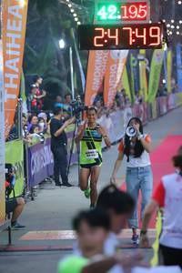 BIB: 42195, 749
                            <button type="button" onclick="openModal(8856633)" class="btn btn-primary btn-sm float-right btn-popup" data-toggle="modal" data-target=".modal-high-quality">
                        <i class="fas fa-shopping-cart"></i> Add to Cart
                    </button>
                                            <button type="button" onclick="isThisMe(8856633, true)" class="btn btn-success btn-sm float-right btn-popup btn-isme hidden" data-toggle="tooltip" data-placement="bottom" title="นี่คือรูปของคุณใช่ไหม คลิกที่นี่เพื่อเอาเข้าอัลบั้ม">
                        <i class="fas fa-plus"></i> Add to album
                    </button>
                    <button type="button" onclick="isThisMe(8856633, false)" class="btn btn-warning btn-sm float-right btn-popup btn-isnotme hidden">
                        <i class="fas fa-ban"></i> Remove from album
                    </button>