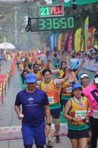 BIB: 33650, 21727, 145
                            <button type="button" onclick="openModal(8205122)" class="btn btn-primary btn-sm float-right btn-popup" data-toggle="modal" data-target=".modal-high-quality">
                        <i class="fas fa-shopping-cart"></i> Add to Cart
                    </button>
                                            <button type="button" onclick="isThisMe(8205122, true)" class="btn btn-success btn-sm float-right btn-popup btn-isme hidden" data-toggle="tooltip" data-placement="bottom" title="นี่คือรูปของคุณใช่ไหม คลิกที่นี่เพื่อเอาเข้าอัลบั้ม">
                        <i class="fas fa-plus"></i> Add to album
                    </button>
                    <button type="button" onclick="isThisMe(8205122, false)" class="btn btn-warning btn-sm float-right btn-popup btn-isnotme hidden">
                        <i class="fas fa-ban"></i> Remove from album
                    </button>