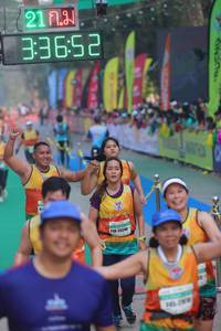 BIB: 25240, 145
                            <button type="button" onclick="openModal(8205138)" class="btn btn-primary btn-sm float-right btn-popup" data-toggle="modal" data-target=".modal-high-quality">
                        <i class="fas fa-shopping-cart"></i> Add to Cart
                    </button>
                                            <button type="button" onclick="isThisMe(8205138, true)" class="btn btn-success btn-sm float-right btn-popup btn-isme hidden" data-toggle="tooltip" data-placement="bottom" title="นี่คือรูปของคุณใช่ไหม คลิกที่นี่เพื่อเอาเข้าอัลบั้ม">
                        <i class="fas fa-plus"></i> Add to album
                    </button>
                    <button type="button" onclick="isThisMe(8205138, false)" class="btn btn-warning btn-sm float-right btn-popup btn-isnotme hidden">
                        <i class="fas fa-ban"></i> Remove from album
                    </button>