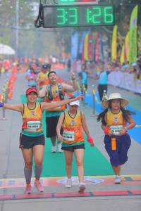 BIB: 921, 26912, 258
                            <button type="button" onclick="openModal(8183856)" class="btn btn-primary btn-sm float-right btn-popup" data-toggle="modal" data-target=".modal-high-quality">
                        <i class="fas fa-shopping-cart"></i> Add to Cart
                    </button>
                                            <button type="button" onclick="isThisMe(8183856, true)" class="btn btn-success btn-sm float-right btn-popup btn-isme hidden" data-toggle="tooltip" data-placement="bottom" title="นี่คือรูปของคุณใช่ไหม คลิกที่นี่เพื่อเอาเข้าอัลบั้ม">
                        <i class="fas fa-plus"></i> Add to album
                    </button>
                    <button type="button" onclick="isThisMe(8183856, false)" class="btn btn-warning btn-sm float-right btn-popup btn-isnotme hidden">
                        <i class="fas fa-ban"></i> Remove from album
                    </button>