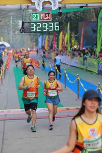 BIB: 32936, 258
                            <button type="button" onclick="openModal(8177244)" class="btn btn-primary btn-sm float-right btn-popup" data-toggle="modal" data-target=".modal-high-quality">
                        <i class="fas fa-shopping-cart"></i> Add to Cart
                    </button>
                                            <button type="button" onclick="isThisMe(8177244, true)" class="btn btn-success btn-sm float-right btn-popup btn-isme hidden" data-toggle="tooltip" data-placement="bottom" title="นี่คือรูปของคุณใช่ไหม คลิกที่นี่เพื่อเอาเข้าอัลบั้ม">
                        <i class="fas fa-plus"></i> Add to album
                    </button>
                    <button type="button" onclick="isThisMe(8177244, false)" class="btn btn-warning btn-sm float-right btn-popup btn-isnotme hidden">
                        <i class="fas fa-ban"></i> Remove from album
                    </button>