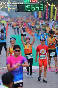 BIB: 5653, 252, 2684
                            <button type="button" onclick="openModal(8973661)" class="btn btn-primary btn-sm float-right btn-popup" data-toggle="modal" data-target=".modal-high-quality">
                        <i class="fas fa-shopping-cart"></i> Add to Cart
                    </button>
                                            <button type="button" onclick="isThisMe(8973661, true)" class="btn btn-success btn-sm float-right btn-popup btn-isme hidden" data-toggle="tooltip" data-placement="bottom" title="นี่คือรูปของคุณใช่ไหม คลิกที่นี่เพื่อเอาเข้าอัลบั้ม">
                        <i class="fas fa-plus"></i> Add to album
                    </button>
                    <button type="button" onclick="isThisMe(8973661, false)" class="btn btn-warning btn-sm float-right btn-popup btn-isnotme hidden">
                        <i class="fas fa-ban"></i> Remove from album
                    </button>