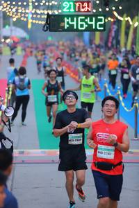 BIB: 542, 2183, 22162, 
                            <button type="button" onclick="openModal(8895843)" class="btn btn-primary btn-sm float-right btn-popup" data-toggle="modal" data-target=".modal-high-quality">
                        <i class="fas fa-shopping-cart"></i> Add to Cart
                    </button>
                                            <button type="button" onclick="isThisMe(8895843, true)" class="btn btn-success btn-sm float-right btn-popup btn-isme hidden" data-toggle="tooltip" data-placement="bottom" title="นี่คือรูปของคุณใช่ไหม คลิกที่นี่เพื่อเอาเข้าอัลบั้ม">
                        <i class="fas fa-plus"></i> Add to album
                    </button>
                    <button type="button" onclick="isThisMe(8895843, false)" class="btn btn-warning btn-sm float-right btn-popup btn-isnotme hidden">
                        <i class="fas fa-ban"></i> Remove from album
                    </button>