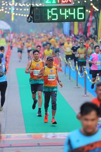 BIB: 446
                            <button type="button" onclick="openModal(8906856)" class="btn btn-primary btn-sm float-right btn-popup" data-toggle="modal" data-target=".modal-high-quality">
                        <i class="fas fa-shopping-cart"></i> Add to Cart
                    </button>
                                            <button type="button" onclick="isThisMe(8906856, true)" class="btn btn-success btn-sm float-right btn-popup btn-isme hidden" data-toggle="tooltip" data-placement="bottom" title="นี่คือรูปของคุณใช่ไหม คลิกที่นี่เพื่อเอาเข้าอัลบั้ม">
                        <i class="fas fa-plus"></i> Add to album
                    </button>
                    <button type="button" onclick="isThisMe(8906856, false)" class="btn btn-warning btn-sm float-right btn-popup btn-isnotme hidden">
                        <i class="fas fa-ban"></i> Remove from album
                    </button>