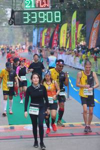 BIB: 33908, 27705, 20501
                            <button type="button" onclick="openModal(8212593)" class="btn btn-primary btn-sm float-right btn-popup" data-toggle="modal" data-target=".modal-high-quality">
                        <i class="fas fa-shopping-cart"></i> Add to Cart
                    </button>
                                            <button type="button" onclick="isThisMe(8212593, true)" class="btn btn-success btn-sm float-right btn-popup btn-isme hidden" data-toggle="tooltip" data-placement="bottom" title="นี่คือรูปของคุณใช่ไหม คลิกที่นี่เพื่อเอาเข้าอัลบั้ม">
                        <i class="fas fa-plus"></i> Add to album
                    </button>
                    <button type="button" onclick="isThisMe(8212593, false)" class="btn btn-warning btn-sm float-right btn-popup btn-isnotme hidden">
                        <i class="fas fa-ban"></i> Remove from album
                    </button>