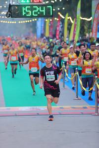 BIB: 247
                            <button type="button" onclick="openModal(8904151)" class="btn btn-primary btn-sm float-right btn-popup" data-toggle="modal" data-target=".modal-high-quality">
                        <i class="fas fa-shopping-cart"></i> Add to Cart
                    </button>
                                            <button type="button" onclick="isThisMe(8904151, true)" class="btn btn-success btn-sm float-right btn-popup btn-isme hidden" data-toggle="tooltip" data-placement="bottom" title="นี่คือรูปของคุณใช่ไหม คลิกที่นี่เพื่อเอาเข้าอัลบั้ม">
                        <i class="fas fa-plus"></i> Add to album
                    </button>
                    <button type="button" onclick="isThisMe(8904151, false)" class="btn btn-warning btn-sm float-right btn-popup btn-isnotme hidden">
                        <i class="fas fa-ban"></i> Remove from album
                    </button>