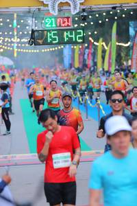 BIB: 211, 142
                            <button type="button" onclick="openModal(8902925)" class="btn btn-primary btn-sm float-right btn-popup" data-toggle="modal" data-target=".modal-high-quality">
                        <i class="fas fa-shopping-cart"></i> Add to Cart
                    </button>
                                            <button type="button" onclick="isThisMe(8902925, true)" class="btn btn-success btn-sm float-right btn-popup btn-isme hidden" data-toggle="tooltip" data-placement="bottom" title="นี่คือรูปของคุณใช่ไหม คลิกที่นี่เพื่อเอาเข้าอัลบั้ม">
                        <i class="fas fa-plus"></i> Add to album
                    </button>
                    <button type="button" onclick="isThisMe(8902925, false)" class="btn btn-warning btn-sm float-right btn-popup btn-isnotme hidden">
                        <i class="fas fa-ban"></i> Remove from album
                    </button>