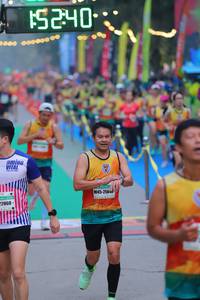 BIB: 240, 256, 22060
                            <button type="button" onclick="openModal(8903849)" class="btn btn-primary btn-sm float-right btn-popup" data-toggle="modal" data-target=".modal-high-quality">
                        <i class="fas fa-shopping-cart"></i> Add to Cart
                    </button>
                                            <button type="button" onclick="isThisMe(8903849, true)" class="btn btn-success btn-sm float-right btn-popup btn-isme hidden" data-toggle="tooltip" data-placement="bottom" title="นี่คือรูปของคุณใช่ไหม คลิกที่นี่เพื่อเอาเข้าอัลบั้ม">
                        <i class="fas fa-plus"></i> Add to album
                    </button>
                    <button type="button" onclick="isThisMe(8903849, false)" class="btn btn-warning btn-sm float-right btn-popup btn-isnotme hidden">
                        <i class="fas fa-ban"></i> Remove from album
                    </button>
