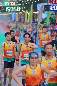 BIB: 101, 274, 260
                            <button type="button" onclick="openModal(8901419)" class="btn btn-primary btn-sm float-right btn-popup" data-toggle="modal" data-target=".modal-high-quality">
                        <i class="fas fa-shopping-cart"></i> Add to Cart
                    </button>
                                            <button type="button" onclick="isThisMe(8901419, true)" class="btn btn-success btn-sm float-right btn-popup btn-isme hidden" data-toggle="tooltip" data-placement="bottom" title="นี่คือรูปของคุณใช่ไหม คลิกที่นี่เพื่อเอาเข้าอัลบั้ม">
                        <i class="fas fa-plus"></i> Add to album
                    </button>
                    <button type="button" onclick="isThisMe(8901419, false)" class="btn btn-warning btn-sm float-right btn-popup btn-isnotme hidden">
                        <i class="fas fa-ban"></i> Remove from album
                    </button>