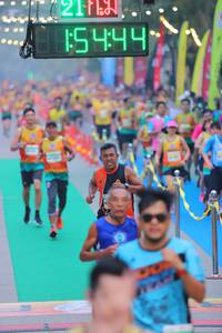 BIB: 4447
                            <button type="button" onclick="openModal(8906660)" class="btn btn-primary btn-sm float-right btn-popup" data-toggle="modal" data-target=".modal-high-quality">
                        <i class="fas fa-shopping-cart"></i> Add to Cart
                    </button>
                                            <button type="button" onclick="isThisMe(8906660, true)" class="btn btn-success btn-sm float-right btn-popup btn-isme hidden" data-toggle="tooltip" data-placement="bottom" title="นี่คือรูปของคุณใช่ไหม คลิกที่นี่เพื่อเอาเข้าอัลบั้ม">
                        <i class="fas fa-plus"></i> Add to album
                    </button>
                    <button type="button" onclick="isThisMe(8906660, false)" class="btn btn-warning btn-sm float-right btn-popup btn-isnotme hidden">
                        <i class="fas fa-ban"></i> Remove from album
                    </button>
