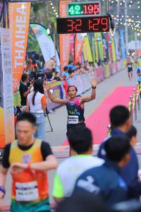 BIB: 42195, 129
                            <button type="button" onclick="openModal(8902266)" class="btn btn-primary btn-sm float-right btn-popup" data-toggle="modal" data-target=".modal-high-quality">
                        <i class="fas fa-shopping-cart"></i> Add to Cart
                    </button>
                                            <button type="button" onclick="isThisMe(8902266, true)" class="btn btn-success btn-sm float-right btn-popup btn-isme hidden" data-toggle="tooltip" data-placement="bottom" title="นี่คือรูปของคุณใช่ไหม คลิกที่นี่เพื่อเอาเข้าอัลบั้ม">
                        <i class="fas fa-plus"></i> Add to album
                    </button>
                    <button type="button" onclick="isThisMe(8902266, false)" class="btn btn-warning btn-sm float-right btn-popup btn-isnotme hidden">
                        <i class="fas fa-ban"></i> Remove from album
                    </button>
