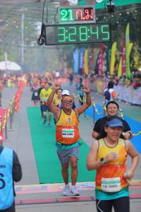 BIB: 32845, 22450, 25065
                            <button type="button" onclick="openModal(8174998)" class="btn btn-primary btn-sm float-right btn-popup" data-toggle="modal" data-target=".modal-high-quality">
                        <i class="fas fa-shopping-cart"></i> Add to Cart
                    </button>
                                            <button type="button" onclick="isThisMe(8174998, true)" class="btn btn-success btn-sm float-right btn-popup btn-isme hidden" data-toggle="tooltip" data-placement="bottom" title="นี่คือรูปของคุณใช่ไหม คลิกที่นี่เพื่อเอาเข้าอัลบั้ม">
                        <i class="fas fa-plus"></i> Add to album
                    </button>
                    <button type="button" onclick="isThisMe(8174998, false)" class="btn btn-warning btn-sm float-right btn-popup btn-isnotme hidden">
                        <i class="fas fa-ban"></i> Remove from album
                    </button>