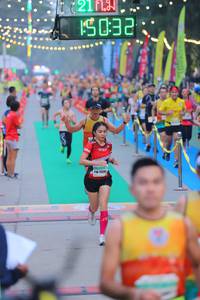 BIB: 032, 252
                            <button type="button" onclick="openModal(8900342)" class="btn btn-primary btn-sm float-right btn-popup" data-toggle="modal" data-target=".modal-high-quality">
                        <i class="fas fa-shopping-cart"></i> Add to Cart
                    </button>
                                            <button type="button" onclick="isThisMe(8900342, true)" class="btn btn-success btn-sm float-right btn-popup btn-isme hidden" data-toggle="tooltip" data-placement="bottom" title="นี่คือรูปของคุณใช่ไหม คลิกที่นี่เพื่อเอาเข้าอัลบั้ม">
                        <i class="fas fa-plus"></i> Add to album
                    </button>
                    <button type="button" onclick="isThisMe(8900342, false)" class="btn btn-warning btn-sm float-right btn-popup btn-isnotme hidden">
                        <i class="fas fa-ban"></i> Remove from album
                    </button>
