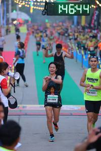 BIB: 14644, 25572, 25078
                            <button type="button" onclick="openModal(8895895)" class="btn btn-primary btn-sm float-right btn-popup" data-toggle="modal" data-target=".modal-high-quality">
                        <i class="fas fa-shopping-cart"></i> Add to Cart
                    </button>
                                            <button type="button" onclick="isThisMe(8895895, true)" class="btn btn-success btn-sm float-right btn-popup btn-isme hidden" data-toggle="tooltip" data-placement="bottom" title="นี่คือรูปของคุณใช่ไหม คลิกที่นี่เพื่อเอาเข้าอัลบั้ม">
                        <i class="fas fa-plus"></i> Add to album
                    </button>
                    <button type="button" onclick="isThisMe(8895895, false)" class="btn btn-warning btn-sm float-right btn-popup btn-isnotme hidden">
                        <i class="fas fa-ban"></i> Remove from album
                    </button>