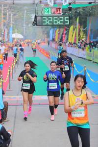 BIB: 32625, 2621, 21036
                            <button type="button" onclick="openModal(8163157)" class="btn btn-primary btn-sm float-right btn-popup" data-toggle="modal" data-target=".modal-high-quality">
                        <i class="fas fa-shopping-cart"></i> Add to Cart
                    </button>
                                            <button type="button" onclick="isThisMe(8163157, true)" class="btn btn-success btn-sm float-right btn-popup btn-isme hidden" data-toggle="tooltip" data-placement="bottom" title="นี่คือรูปของคุณใช่ไหม คลิกที่นี่เพื่อเอาเข้าอัลบั้ม">
                        <i class="fas fa-plus"></i> Add to album
                    </button>
                    <button type="button" onclick="isThisMe(8163157, false)" class="btn btn-warning btn-sm float-right btn-popup btn-isnotme hidden">
                        <i class="fas fa-ban"></i> Remove from album
                    </button>