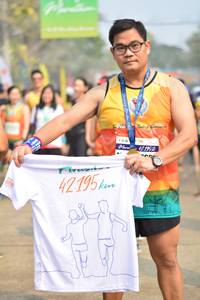 BIB: 1952, 42195
                            <button type="button" onclick="openModal(7315111)" class="btn btn-primary btn-sm float-right btn-popup" data-toggle="modal" data-target=".modal-high-quality">
                        <i class="fas fa-shopping-cart"></i> Add to Cart
                    </button>
                                            <button type="button" onclick="isThisMe(7315111, true)" class="btn btn-success btn-sm float-right btn-popup btn-isme hidden" data-toggle="tooltip" data-placement="bottom" title="นี่คือรูปของคุณใช่ไหม คลิกที่นี่เพื่อเอาเข้าอัลบั้ม">
                        <i class="fas fa-plus"></i> Add to album
                    </button>
                    <button type="button" onclick="isThisMe(7315111, false)" class="btn btn-warning btn-sm float-right btn-popup btn-isnotme hidden">
                        <i class="fas fa-ban"></i> Remove from album
                    </button>