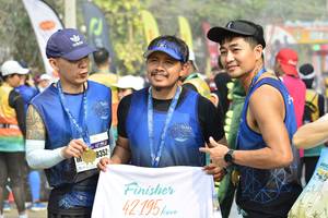 BIB: 8352, 42195
                            <button type="button" onclick="openModal(7674331)" class="btn btn-primary btn-sm float-right btn-popup" data-toggle="modal" data-target=".modal-high-quality">
                        <i class="fas fa-shopping-cart"></i> Add to Cart
                    </button>
                                            <button type="button" onclick="isThisMe(7674331, true)" class="btn btn-success btn-sm float-right btn-popup btn-isme hidden" data-toggle="tooltip" data-placement="bottom" title="นี่คือรูปของคุณใช่ไหม คลิกที่นี่เพื่อเอาเข้าอัลบั้ม">
                        <i class="fas fa-plus"></i> Add to album
                    </button>
                    <button type="button" onclick="isThisMe(7674331, false)" class="btn btn-warning btn-sm float-right btn-popup btn-isnotme hidden">
                        <i class="fas fa-ban"></i> Remove from album
                    </button>