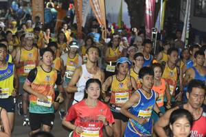BIB: 7807, 1502, 053
                            <button type="button" onclick="openModal(7297609)" class="btn btn-primary btn-sm float-right btn-popup" data-toggle="modal" data-target=".modal-high-quality">
                        <i class="fas fa-shopping-cart"></i> Add to Cart
                    </button>
                                            <button type="button" onclick="isThisMe(7297609, true)" class="btn btn-success btn-sm float-right btn-popup btn-isme hidden" data-toggle="tooltip" data-placement="bottom" title="นี่คือรูปของคุณใช่ไหม คลิกที่นี่เพื่อเอาเข้าอัลบั้ม">
                        <i class="fas fa-plus"></i> Add to album
                    </button>
                    <button type="button" onclick="isThisMe(7297609, false)" class="btn btn-warning btn-sm float-right btn-popup btn-isnotme hidden">
                        <i class="fas fa-ban"></i> Remove from album
                    </button>