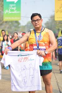 BIB: 1952, 42195
                            <button type="button" onclick="openModal(7315119)" class="btn btn-primary btn-sm float-right btn-popup" data-toggle="modal" data-target=".modal-high-quality">
                        <i class="fas fa-shopping-cart"></i> Add to Cart
                    </button>
                                            <button type="button" onclick="isThisMe(7315119, true)" class="btn btn-success btn-sm float-right btn-popup btn-isme hidden" data-toggle="tooltip" data-placement="bottom" title="นี่คือรูปของคุณใช่ไหม คลิกที่นี่เพื่อเอาเข้าอัลบั้ม">
                        <i class="fas fa-plus"></i> Add to album
                    </button>
                    <button type="button" onclick="isThisMe(7315119, false)" class="btn btn-warning btn-sm float-right btn-popup btn-isnotme hidden">
                        <i class="fas fa-ban"></i> Remove from album
                    </button>