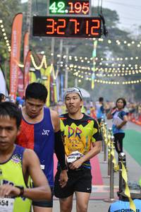 BIB: 42195, 32712, 2222
                            <button type="button" onclick="openModal(8384048)" class="btn btn-primary btn-sm float-right btn-popup" data-toggle="modal" data-target=".modal-high-quality">
                        <i class="fas fa-shopping-cart"></i> Add to Cart
                    </button>
                                            <button type="button" onclick="isThisMe(8384048, true)" class="btn btn-success btn-sm float-right btn-popup btn-isme hidden" data-toggle="tooltip" data-placement="bottom" title="นี่คือรูปของคุณใช่ไหม คลิกที่นี่เพื่อเอาเข้าอัลบั้ม">
                        <i class="fas fa-plus"></i> Add to album
                    </button>
                    <button type="button" onclick="isThisMe(8384048, false)" class="btn btn-warning btn-sm float-right btn-popup btn-isnotme hidden">
                        <i class="fas fa-ban"></i> Remove from album
                    </button>