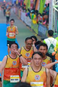 BIB: 1570, 11681
                            <button type="button" onclick="openModal(7409380)" class="btn btn-primary btn-sm float-right btn-popup" data-toggle="modal" data-target=".modal-high-quality">
                        <i class="fas fa-shopping-cart"></i> Add to Cart
                    </button>
                                            <button type="button" onclick="isThisMe(7409380, true)" class="btn btn-success btn-sm float-right btn-popup btn-isme hidden" data-toggle="tooltip" data-placement="bottom" title="นี่คือรูปของคุณใช่ไหม คลิกที่นี่เพื่อเอาเข้าอัลบั้ม">
                        <i class="fas fa-plus"></i> Add to album
                    </button>
                    <button type="button" onclick="isThisMe(7409380, false)" class="btn btn-warning btn-sm float-right btn-popup btn-isnotme hidden">
                        <i class="fas fa-ban"></i> Remove from album
                    </button>