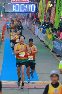 BIB: 040, 16193, 15977
                            <button type="button" onclick="openModal(7415272)" class="btn btn-primary btn-sm float-right btn-popup" data-toggle="modal" data-target=".modal-high-quality">
                        <i class="fas fa-shopping-cart"></i> Add to Cart
                    </button>
                                            <button type="button" onclick="isThisMe(7415272, true)" class="btn btn-success btn-sm float-right btn-popup btn-isme hidden" data-toggle="tooltip" data-placement="bottom" title="นี่คือรูปของคุณใช่ไหม คลิกที่นี่เพื่อเอาเข้าอัลบั้ม">
                        <i class="fas fa-plus"></i> Add to album
                    </button>
                    <button type="button" onclick="isThisMe(7415272, false)" class="btn btn-warning btn-sm float-right btn-popup btn-isnotme hidden">
                        <i class="fas fa-ban"></i> Remove from album
                    </button>