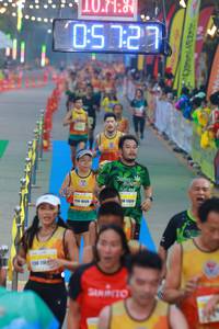 BIB: 107784, 127, 0124, 1185
                            <button type="button" onclick="openModal(7408155)" class="btn btn-primary btn-sm float-right btn-popup" data-toggle="modal" data-target=".modal-high-quality">
                        <i class="fas fa-shopping-cart"></i> Add to Cart
                    </button>
                                            <button type="button" onclick="isThisMe(7408155, true)" class="btn btn-success btn-sm float-right btn-popup btn-isme hidden" data-toggle="tooltip" data-placement="bottom" title="นี่คือรูปของคุณใช่ไหม คลิกที่นี่เพื่อเอาเข้าอัลบั้ม">
                        <i class="fas fa-plus"></i> Add to album
                    </button>
                    <button type="button" onclick="isThisMe(7408155, false)" class="btn btn-warning btn-sm float-right btn-popup btn-isnotme hidden">
                        <i class="fas fa-ban"></i> Remove from album
                    </button>
