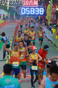 BIB: 1018, 838, 106
                            <button type="button" onclick="openModal(7411367)" class="btn btn-primary btn-sm float-right btn-popup" data-toggle="modal" data-target=".modal-high-quality">
                        <i class="fas fa-shopping-cart"></i> Add to Cart
                    </button>
                                            <button type="button" onclick="isThisMe(7411367, true)" class="btn btn-success btn-sm float-right btn-popup btn-isme hidden" data-toggle="tooltip" data-placement="bottom" title="นี่คือรูปของคุณใช่ไหม คลิกที่นี่เพื่อเอาเข้าอัลบั้ม">
                        <i class="fas fa-plus"></i> Add to album
                    </button>
                    <button type="button" onclick="isThisMe(7411367, false)" class="btn btn-warning btn-sm float-right btn-popup btn-isnotme hidden">
                        <i class="fas fa-ban"></i> Remove from album
                    </button>