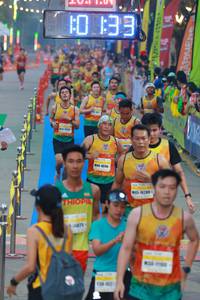 BIB: 289, 425, 130
                            <button type="button" onclick="openModal(7416996)" class="btn btn-primary btn-sm float-right btn-popup" data-toggle="modal" data-target=".modal-high-quality">
                        <i class="fas fa-shopping-cart"></i> Add to Cart
                    </button>
                                            <button type="button" onclick="isThisMe(7416996, true)" class="btn btn-success btn-sm float-right btn-popup btn-isme hidden" data-toggle="tooltip" data-placement="bottom" title="นี่คือรูปของคุณใช่ไหม คลิกที่นี่เพื่อเอาเข้าอัลบั้ม">
                        <i class="fas fa-plus"></i> Add to album
                    </button>
                    <button type="button" onclick="isThisMe(7416996, false)" class="btn btn-warning btn-sm float-right btn-popup btn-isnotme hidden">
                        <i class="fas fa-ban"></i> Remove from album
                    </button>