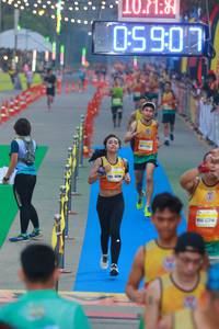 BIB: 107184, 05907
                            <button type="button" onclick="openModal(7412094)" class="btn btn-primary btn-sm float-right btn-popup" data-toggle="modal" data-target=".modal-high-quality">
                        <i class="fas fa-shopping-cart"></i> Add to Cart
                    </button>
                                            <button type="button" onclick="isThisMe(7412094, true)" class="btn btn-success btn-sm float-right btn-popup btn-isme hidden" data-toggle="tooltip" data-placement="bottom" title="นี่คือรูปของคุณใช่ไหม คลิกที่นี่เพื่อเอาเข้าอัลบั้ม">
                        <i class="fas fa-plus"></i> Add to album
                    </button>
                    <button type="button" onclick="isThisMe(7412094, false)" class="btn btn-warning btn-sm float-right btn-popup btn-isnotme hidden">
                        <i class="fas fa-ban"></i> Remove from album
                    </button>