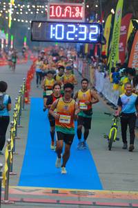 BIB: 1084, 10232
                            <button type="button" onclick="openModal(7420572)" class="btn btn-primary btn-sm float-right btn-popup" data-toggle="modal" data-target=".modal-high-quality">
                        <i class="fas fa-shopping-cart"></i> Add to Cart
                    </button>
                                            <button type="button" onclick="isThisMe(7420572, true)" class="btn btn-success btn-sm float-right btn-popup btn-isme hidden" data-toggle="tooltip" data-placement="bottom" title="นี่คือรูปของคุณใช่ไหม คลิกที่นี่เพื่อเอาเข้าอัลบั้ม">
                        <i class="fas fa-plus"></i> Add to album
                    </button>
                    <button type="button" onclick="isThisMe(7420572, false)" class="btn btn-warning btn-sm float-right btn-popup btn-isnotme hidden">
                        <i class="fas fa-ban"></i> Remove from album
                    </button>