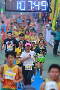 BIB: 5228, 16042
                            <button type="button" onclick="openModal(7431688)" class="btn btn-primary btn-sm float-right btn-popup" data-toggle="modal" data-target=".modal-high-quality">
                        <i class="fas fa-shopping-cart"></i> Add to Cart
                    </button>
                                            <button type="button" onclick="isThisMe(7431688, true)" class="btn btn-success btn-sm float-right btn-popup btn-isme hidden" data-toggle="tooltip" data-placement="bottom" title="นี่คือรูปของคุณใช่ไหม คลิกที่นี่เพื่อเอาเข้าอัลบั้ม">
                        <i class="fas fa-plus"></i> Add to album
                    </button>
                    <button type="button" onclick="isThisMe(7431688, false)" class="btn btn-warning btn-sm float-right btn-popup btn-isnotme hidden">
                        <i class="fas fa-ban"></i> Remove from album
                    </button>