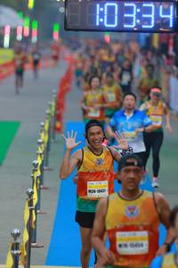BIB: 00339, 10431, 454
                            <button type="button" onclick="openModal(7421648)" class="btn btn-primary btn-sm float-right btn-popup" data-toggle="modal" data-target=".modal-high-quality">
                        <i class="fas fa-shopping-cart"></i> Add to Cart
                    </button>
                                            <button type="button" onclick="isThisMe(7421648, true)" class="btn btn-success btn-sm float-right btn-popup btn-isme hidden" data-toggle="tooltip" data-placement="bottom" title="นี่คือรูปของคุณใช่ไหม คลิกที่นี่เพื่อเอาเข้าอัลบั้ม">
                        <i class="fas fa-plus"></i> Add to album
                    </button>
                    <button type="button" onclick="isThisMe(7421648, false)" class="btn btn-warning btn-sm float-right btn-popup btn-isnotme hidden">
                        <i class="fas fa-ban"></i> Remove from album
                    </button>