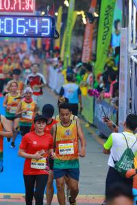 BIB: 10718, 0643, 11212, 10936
                            <button type="button" onclick="openModal(7429564)" class="btn btn-primary btn-sm float-right btn-popup" data-toggle="modal" data-target=".modal-high-quality">
                        <i class="fas fa-shopping-cart"></i> Add to Cart
                    </button>
                                            <button type="button" onclick="isThisMe(7429564, true)" class="btn btn-success btn-sm float-right btn-popup btn-isme hidden" data-toggle="tooltip" data-placement="bottom" title="นี่คือรูปของคุณใช่ไหม คลิกที่นี่เพื่อเอาเข้าอัลบั้ม">
                        <i class="fas fa-plus"></i> Add to album
                    </button>
                    <button type="button" onclick="isThisMe(7429564, false)" class="btn btn-warning btn-sm float-right btn-popup btn-isnotme hidden">
                        <i class="fas fa-ban"></i> Remove from album
                    </button>