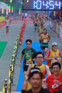 BIB: 0454, 16701
                            <button type="button" onclick="openModal(7425710)" class="btn btn-primary btn-sm float-right btn-popup" data-toggle="modal" data-target=".modal-high-quality">
                        <i class="fas fa-shopping-cart"></i> Add to Cart
                    </button>
                                            <button type="button" onclick="isThisMe(7425710, true)" class="btn btn-success btn-sm float-right btn-popup btn-isme hidden" data-toggle="tooltip" data-placement="bottom" title="นี่คือรูปของคุณใช่ไหม คลิกที่นี่เพื่อเอาเข้าอัลบั้ม">
                        <i class="fas fa-plus"></i> Add to album
                    </button>
                    <button type="button" onclick="isThisMe(7425710, false)" class="btn btn-warning btn-sm float-right btn-popup btn-isnotme hidden">
                        <i class="fas fa-ban"></i> Remove from album
                    </button>
