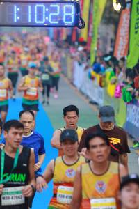 BIB: 1028, 3047043
                            <button type="button" onclick="openModal(7445306)" class="btn btn-primary btn-sm float-right btn-popup" data-toggle="modal" data-target=".modal-high-quality">
                        <i class="fas fa-shopping-cart"></i> Add to Cart
                    </button>
                                            <button type="button" onclick="isThisMe(7445306, true)" class="btn btn-success btn-sm float-right btn-popup btn-isme hidden" data-toggle="tooltip" data-placement="bottom" title="นี่คือรูปของคุณใช่ไหม คลิกที่นี่เพื่อเอาเข้าอัลบั้ม">
                        <i class="fas fa-plus"></i> Add to album
                    </button>
                    <button type="button" onclick="isThisMe(7445306, false)" class="btn btn-warning btn-sm float-right btn-popup btn-isnotme hidden">
                        <i class="fas fa-ban"></i> Remove from album
                    </button>