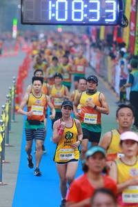 BIB: 0833, 11327, 15233
                            <button type="button" onclick="openModal(7437597)" class="btn btn-primary btn-sm float-right btn-popup" data-toggle="modal" data-target=".modal-high-quality">
                        <i class="fas fa-shopping-cart"></i> Add to Cart
                    </button>
                                            <button type="button" onclick="isThisMe(7437597, true)" class="btn btn-success btn-sm float-right btn-popup btn-isme hidden" data-toggle="tooltip" data-placement="bottom" title="นี่คือรูปของคุณใช่ไหม คลิกที่นี่เพื่อเอาเข้าอัลบั้ม">
                        <i class="fas fa-plus"></i> Add to album
                    </button>
                    <button type="button" onclick="isThisMe(7437597, false)" class="btn btn-warning btn-sm float-right btn-popup btn-isnotme hidden">
                        <i class="fas fa-ban"></i> Remove from album
                    </button>