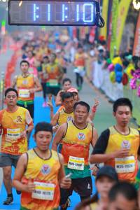 BIB: 11804, 17098
                            <button type="button" onclick="openModal(7448571)" class="btn btn-primary btn-sm float-right btn-popup" data-toggle="modal" data-target=".modal-high-quality">
                        <i class="fas fa-shopping-cart"></i> Add to Cart
                    </button>
                                            <button type="button" onclick="isThisMe(7448571, true)" class="btn btn-success btn-sm float-right btn-popup btn-isme hidden" data-toggle="tooltip" data-placement="bottom" title="นี่คือรูปของคุณใช่ไหม คลิกที่นี่เพื่อเอาเข้าอัลบั้ม">
                        <i class="fas fa-plus"></i> Add to album
                    </button>
                    <button type="button" onclick="isThisMe(7448571, false)" class="btn btn-warning btn-sm float-right btn-popup btn-isnotme hidden">
                        <i class="fas fa-ban"></i> Remove from album
                    </button>