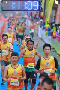 BIB: 17098, 16175
                            <button type="button" onclick="openModal(7448540)" class="btn btn-primary btn-sm float-right btn-popup" data-toggle="modal" data-target=".modal-high-quality">
                        <i class="fas fa-shopping-cart"></i> Add to Cart
                    </button>
                                            <button type="button" onclick="isThisMe(7448540, true)" class="btn btn-success btn-sm float-right btn-popup btn-isme hidden" data-toggle="tooltip" data-placement="bottom" title="นี่คือรูปของคุณใช่ไหม คลิกที่นี่เพื่อเอาเข้าอัลบั้ม">
                        <i class="fas fa-plus"></i> Add to album
                    </button>
                    <button type="button" onclick="isThisMe(7448540, false)" class="btn btn-warning btn-sm float-right btn-popup btn-isnotme hidden">
                        <i class="fas fa-ban"></i> Remove from album
                    </button>
