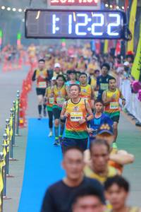 BIB: 1222, 16915
                            <button type="button" onclick="openModal(7451536)" class="btn btn-primary btn-sm float-right btn-popup" data-toggle="modal" data-target=".modal-high-quality">
                        <i class="fas fa-shopping-cart"></i> Add to Cart
                    </button>
                                            <button type="button" onclick="isThisMe(7451536, true)" class="btn btn-success btn-sm float-right btn-popup btn-isme hidden" data-toggle="tooltip" data-placement="bottom" title="นี่คือรูปของคุณใช่ไหม คลิกที่นี่เพื่อเอาเข้าอัลบั้ม">
                        <i class="fas fa-plus"></i> Add to album
                    </button>
                    <button type="button" onclick="isThisMe(7451536, false)" class="btn btn-warning btn-sm float-right btn-popup btn-isnotme hidden">
                        <i class="fas fa-ban"></i> Remove from album
                    </button>