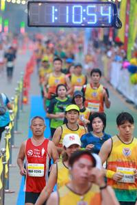 BIB: 1054, 1144, 16029, 11245
                            <button type="button" onclick="openModal(7447068)" class="btn btn-primary btn-sm float-right btn-popup" data-toggle="modal" data-target=".modal-high-quality">
                        <i class="fas fa-shopping-cart"></i> Add to Cart
                    </button>
                                            <button type="button" onclick="isThisMe(7447068, true)" class="btn btn-success btn-sm float-right btn-popup btn-isme hidden" data-toggle="tooltip" data-placement="bottom" title="นี่คือรูปของคุณใช่ไหม คลิกที่นี่เพื่อเอาเข้าอัลบั้ม">
                        <i class="fas fa-plus"></i> Add to album
                    </button>
                    <button type="button" onclick="isThisMe(7447068, false)" class="btn btn-warning btn-sm float-right btn-popup btn-isnotme hidden">
                        <i class="fas fa-ban"></i> Remove from album
                    </button>