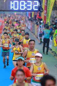 BIB: 0832, 130
                            <button type="button" onclick="openModal(7437591)" class="btn btn-primary btn-sm float-right btn-popup" data-toggle="modal" data-target=".modal-high-quality">
                        <i class="fas fa-shopping-cart"></i> Add to Cart
                    </button>
                                            <button type="button" onclick="isThisMe(7437591, true)" class="btn btn-success btn-sm float-right btn-popup btn-isme hidden" data-toggle="tooltip" data-placement="bottom" title="นี่คือรูปของคุณใช่ไหม คลิกที่นี่เพื่อเอาเข้าอัลบั้ม">
                        <i class="fas fa-plus"></i> Add to album
                    </button>
                    <button type="button" onclick="isThisMe(7437591, false)" class="btn btn-warning btn-sm float-right btn-popup btn-isnotme hidden">
                        <i class="fas fa-ban"></i> Remove from album
                    </button>
