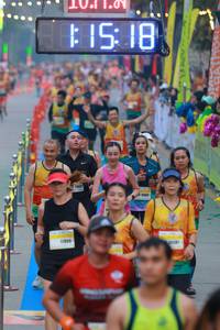 BIB: 1518
                            <button type="button" onclick="openModal(7699108)" class="btn btn-primary btn-sm float-right btn-popup" data-toggle="modal" data-target=".modal-high-quality">
                        <i class="fas fa-shopping-cart"></i> Add to Cart
                    </button>
                                            <button type="button" onclick="isThisMe(7699108, true)" class="btn btn-success btn-sm float-right btn-popup btn-isme hidden" data-toggle="tooltip" data-placement="bottom" title="นี่คือรูปของคุณใช่ไหม คลิกที่นี่เพื่อเอาเข้าอัลบั้ม">
                        <i class="fas fa-plus"></i> Add to album
                    </button>
                    <button type="button" onclick="isThisMe(7699108, false)" class="btn btn-warning btn-sm float-right btn-popup btn-isnotme hidden">
                        <i class="fas fa-ban"></i> Remove from album
                    </button>